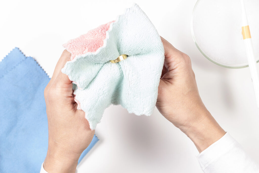 Come pulire la bigiotteria senza rovinarla