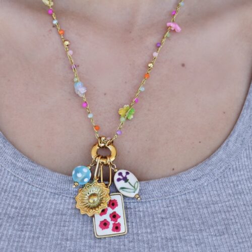 Collana Charms Floreali Ricamo e Perline in Acciaio